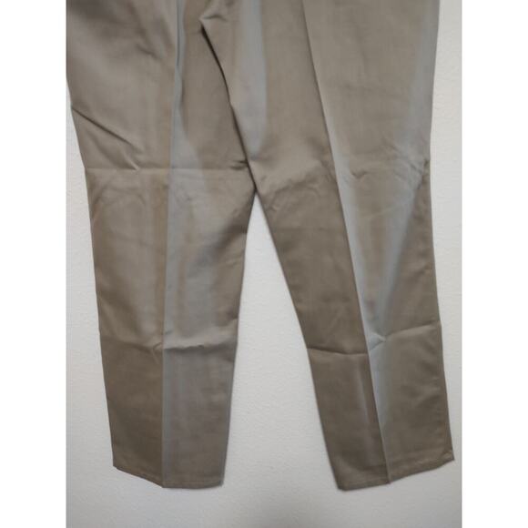 Great Northwest Men's 38X32 Khaki Pleated Front Straight Leg Casual Dress Pants - Picture 4 of 9